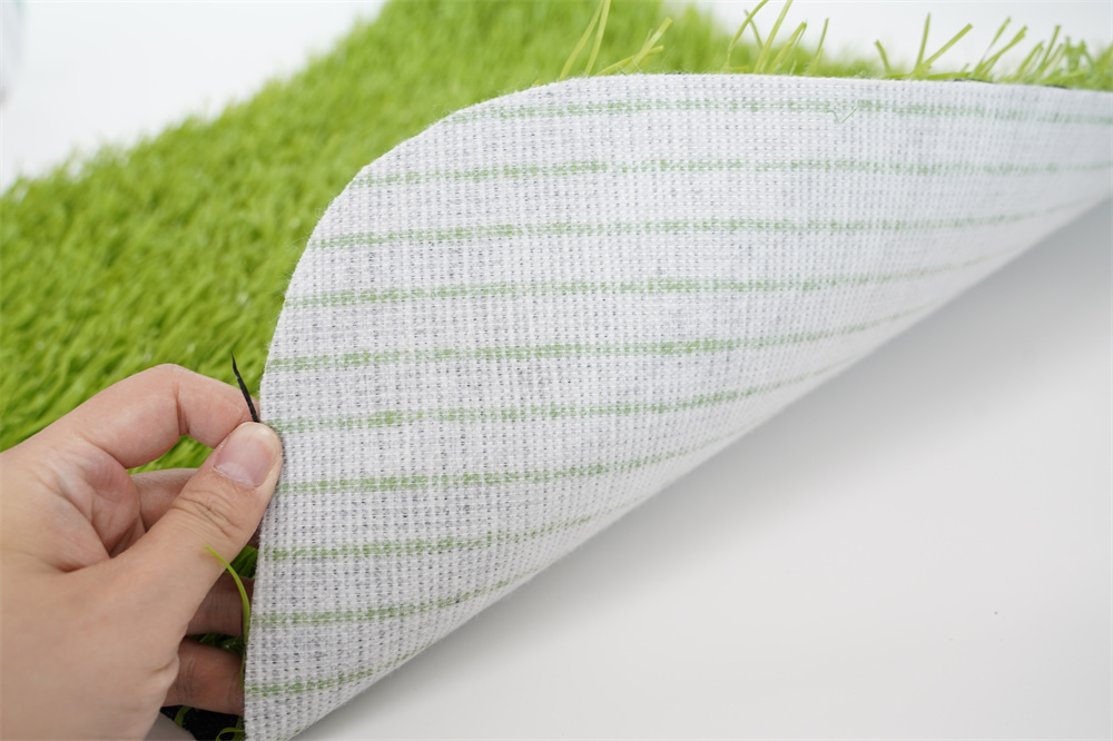 Turf artificiel à support de tissu respectueux de l'environnement: un
choix idéal pour l'installation intérieure